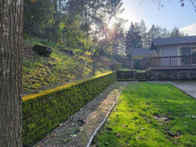 Building Photo - COMING SOON! Charming 4 Bed 3 Bath Home in...