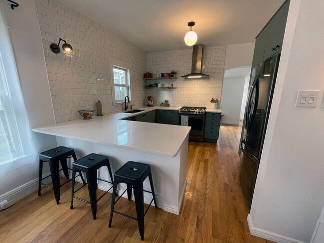 Building Photo - STUNNING Updated Bungalow Home in the West Highlands- Available 8/5!