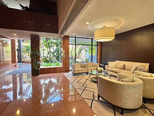 Building Photo - ARLINGTON CONDO - Sleek Sophistication Mee...