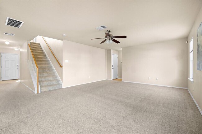 Building Photo - 208 Creston St