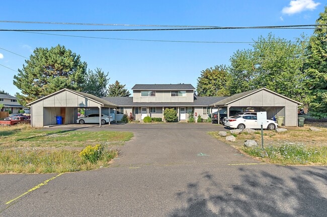 Building Photo - 325 N 29th Ave