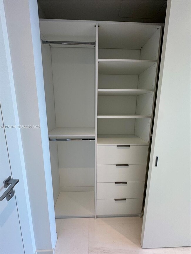 Building Photo - 300 Biscayne Blvd Way