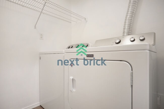 Building Photo - Beautiful home with 3 beds, 2.5 baths for rent