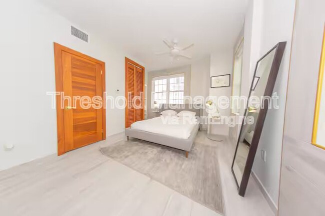 Building Photo - 820 Ocean Dr