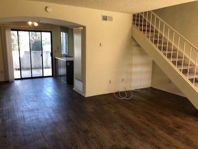 Building Photo - 707 S Webster Ave