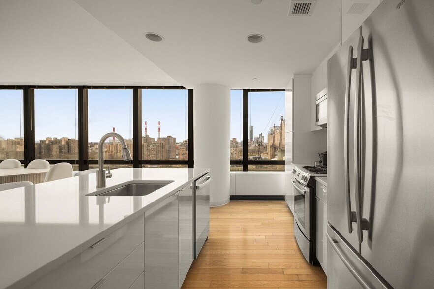 Building Photo - 1113 York Ave