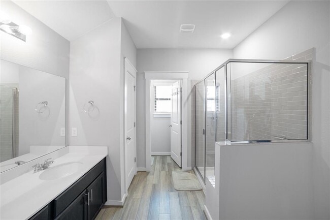 Building Photo - 180 Waterside Rd