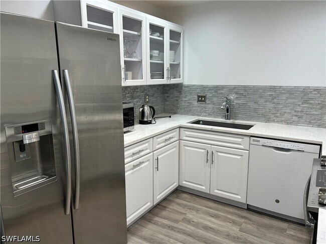 Building Photo - 509 Roma Ct