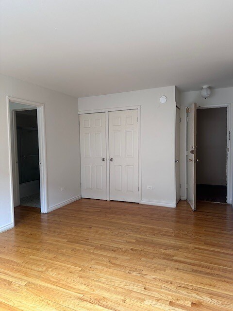 Building Photo - 6128 N Kenmore Ave