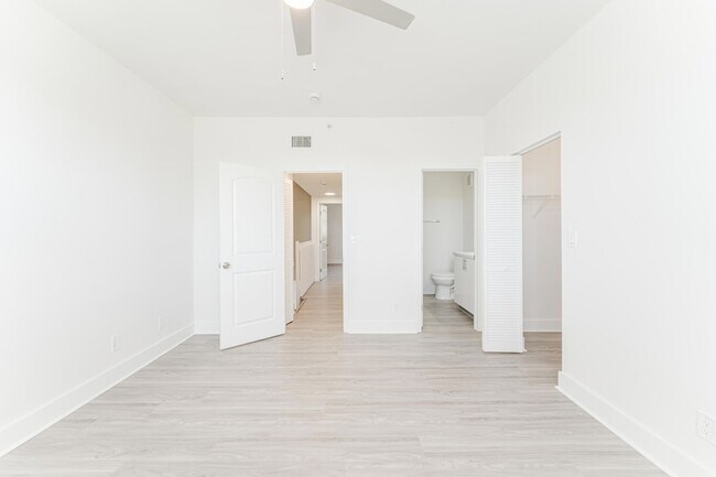 Building Photo - 20889 St Andrews Blvd