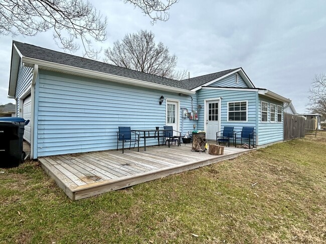 Building Photo - 3565 Dandelion Cres