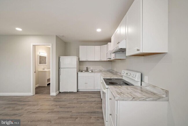 Building Photo - 22929 Frederick Rd