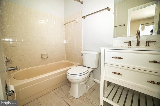 Building Photo - 14436 Whisperwood Ct