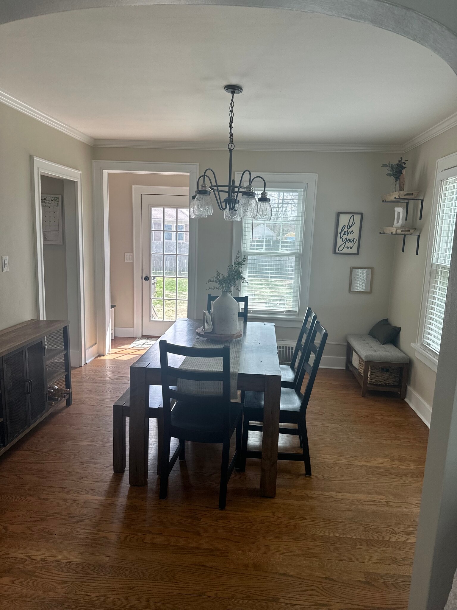 Building Photo - 613 E Washington St