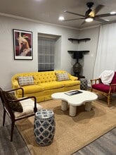 Building Photo - 168 Barilla Pl