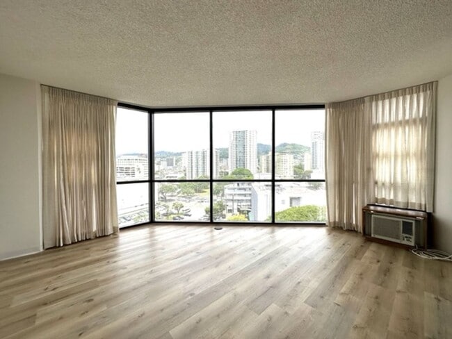 Building Photo - 1 Bedroom, 1 Bathroom, 1 Open Parking (Hal...