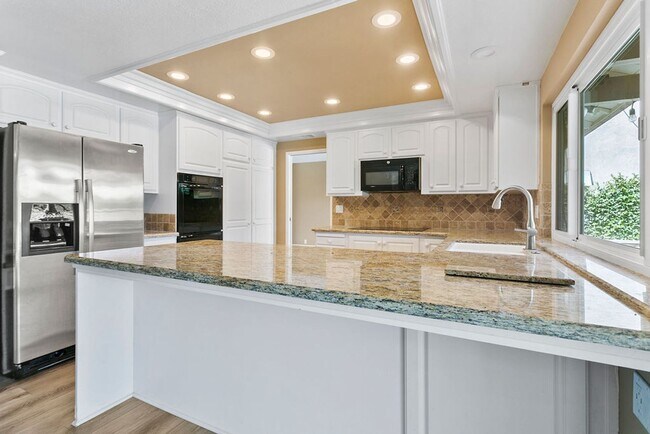 Building Photo - Upgraded Pool Home in Wonderful Mission Vi...