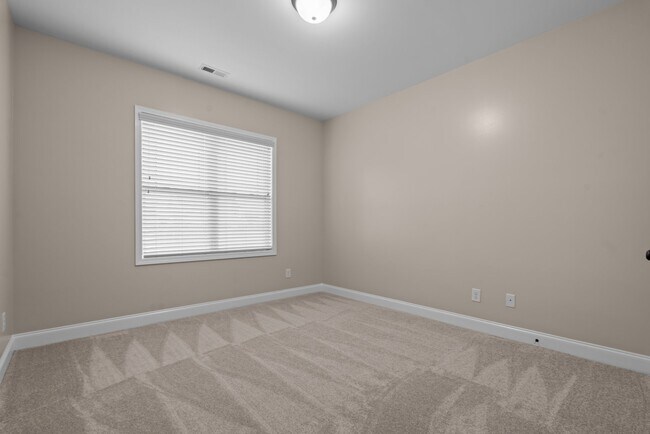 Building Photo - 133 Lockwood Dr