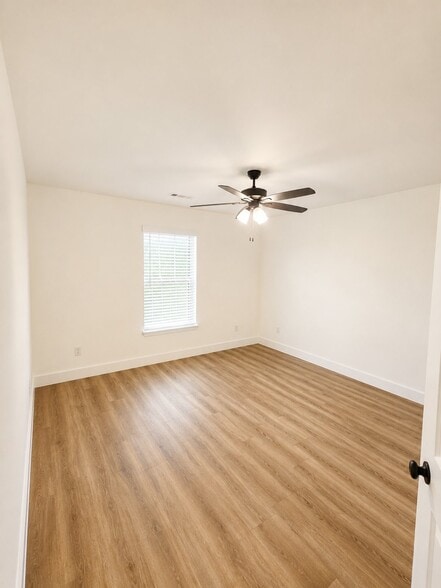 Building Photo - 2631 Elstar Ct