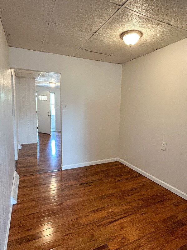 Building Photo - 1404 Wareman Ave