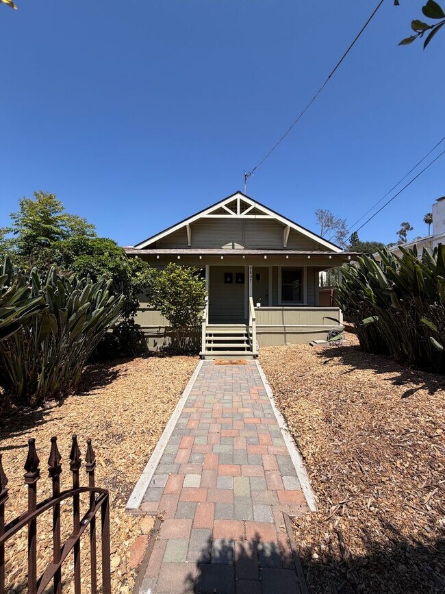 Building Photo - Quaint 2BD/1BA house in La Mesa Village available now for a 1-year lease!