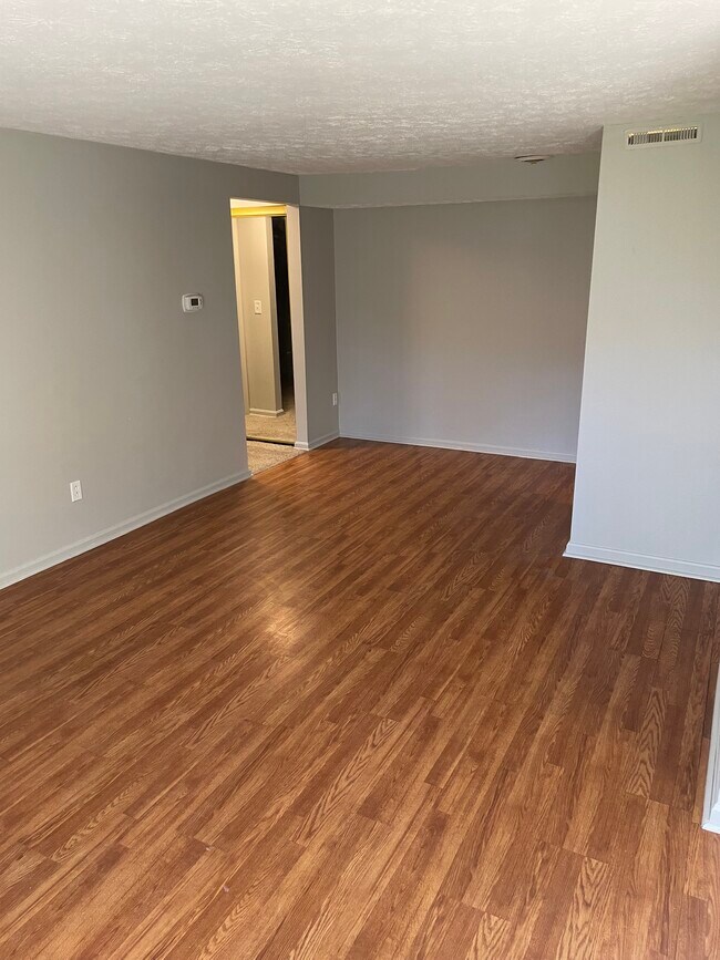 Building Photo - 4360 Inner Circle Dr