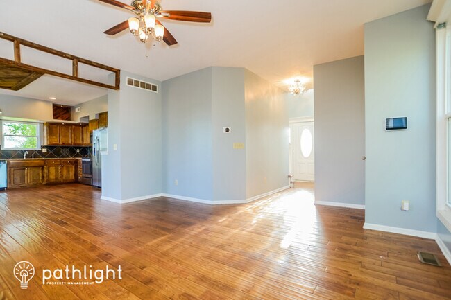 Building Photo - 510 N Poplar Street, Gardner, KS, 66030