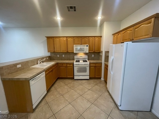 Building Photo - 251 Queens Ct