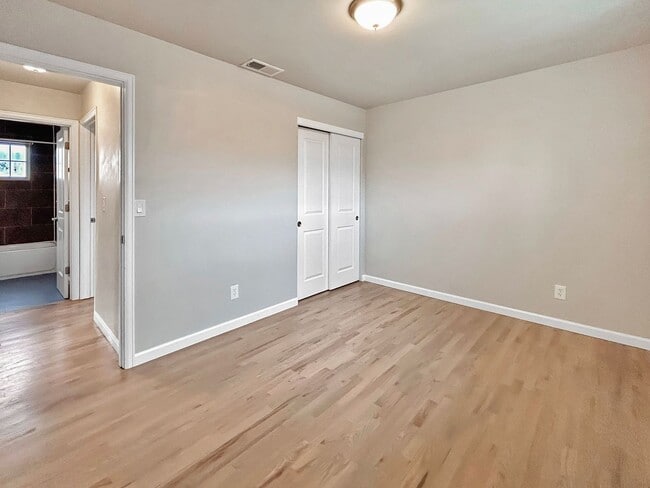 Building Photo - SLOAN'S LAKE: 2-BEDROOM UNIT WITH HIGH-END FINISHES