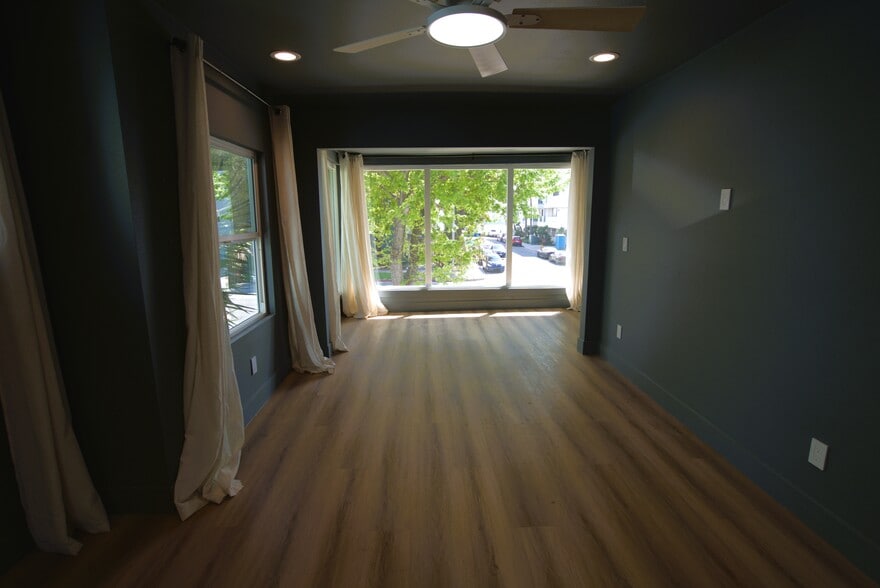 Bedroom 1 - 1123 E Ocean Blvd