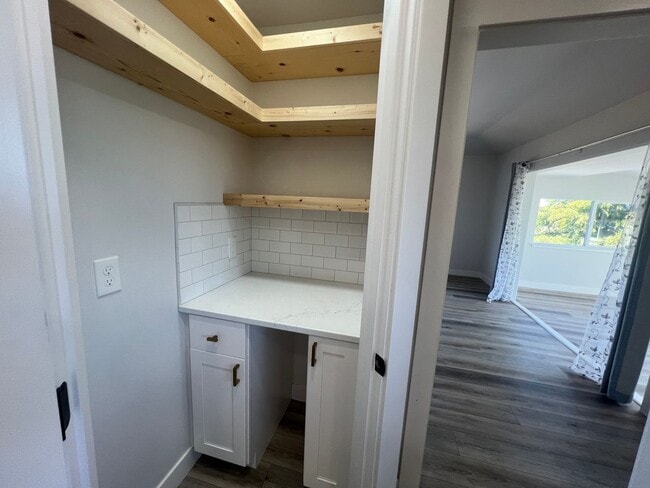 Building Photo - 546 Fir Ave