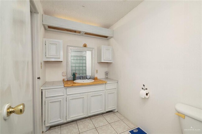 Building Photo - 20 Albacore St