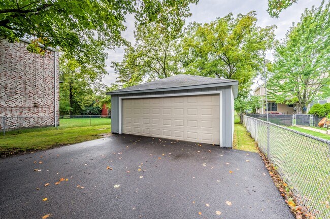 Building Photo - 416 N Central Ave