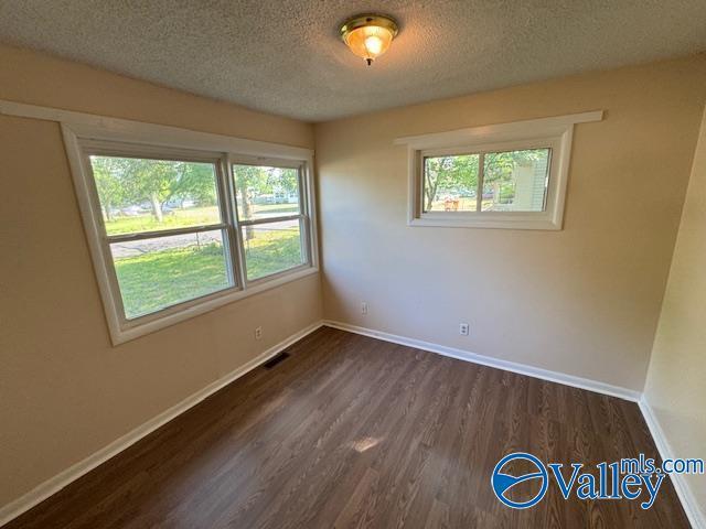 Building Photo - 3510 Oleander Rd SW