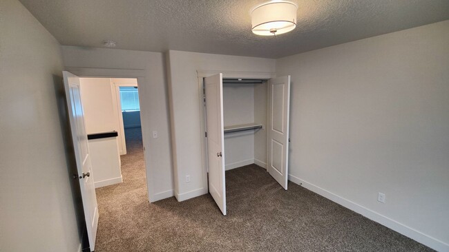 Building Photo - Modern 3 bed 2.5 bath TH for Rent in West ...