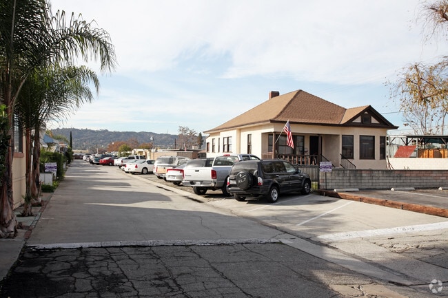 Building Photo - Royal Palm Trailer Lodge