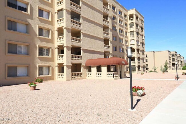 Building Photo - 7950 E Camelback Rd