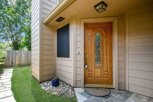 Building Photo - 8562 Laurel Trails Dr
