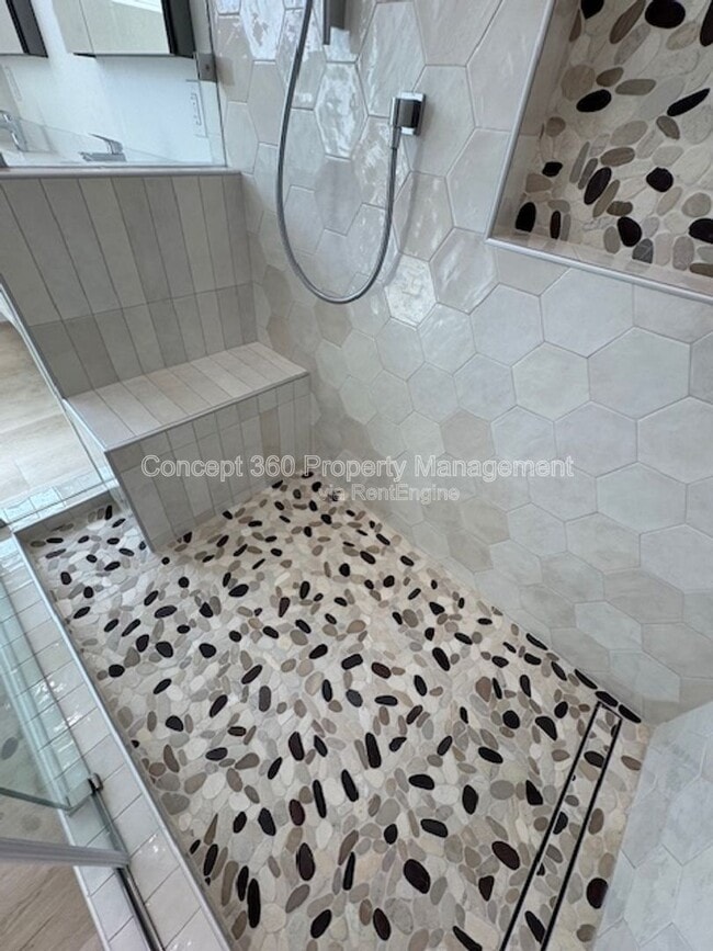 Building Photo - 6168 Briercrest Ave