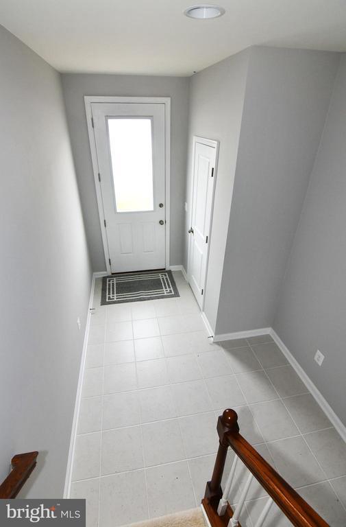 Building Photo - 165 Solara Dr