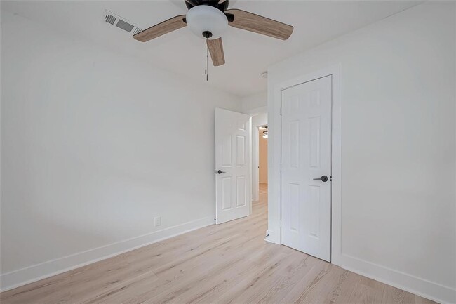 Building Photo - 1623 Fawnhope Dr