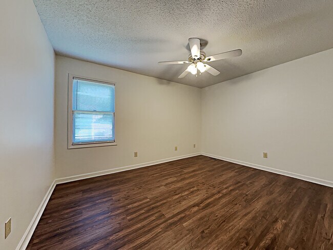 Building Photo - 3705 Stoneridge Drive