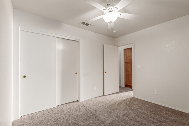 Building Photo - Beautiful Single-Level Home in Prime Locat...