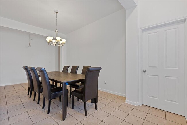 Building Photo - 5124 Scottish Thistle Dr