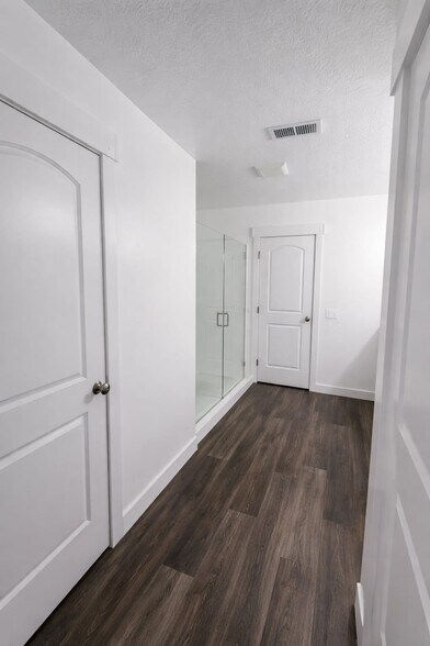 Building Photo - 4332 W Hemsley Ln