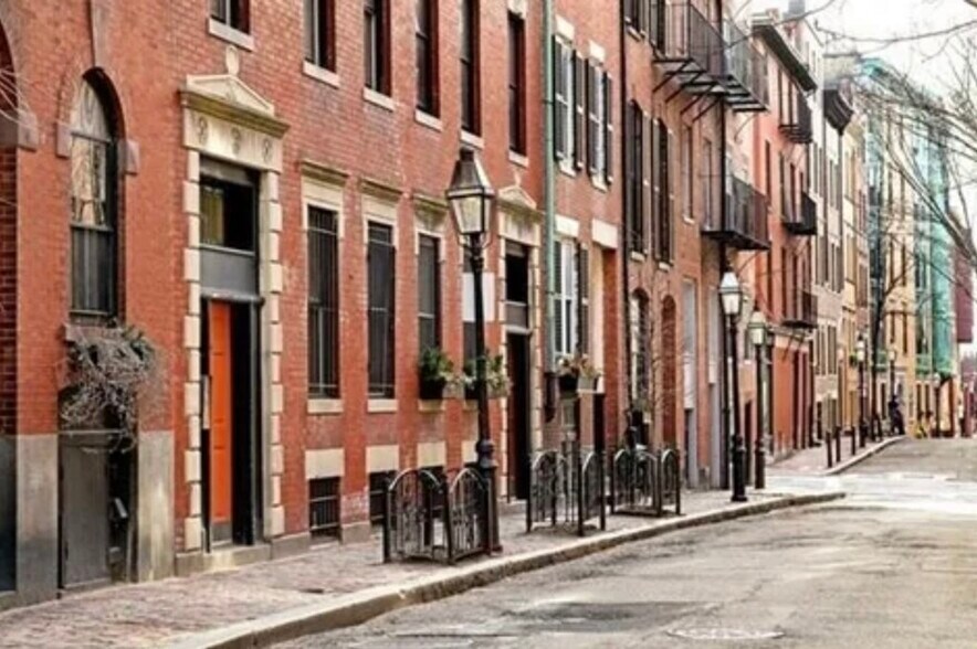 Building Photo - 87 Myrtle St