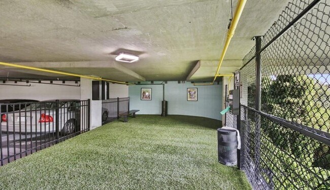 Building Photo - 2171 Peachtree Rd NE