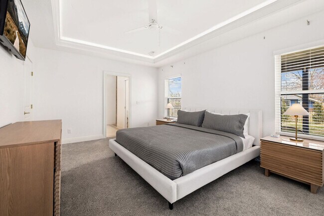 Building Photo - 802 NW D St