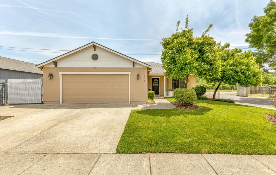 Primary Photo - 306 Sandi Way