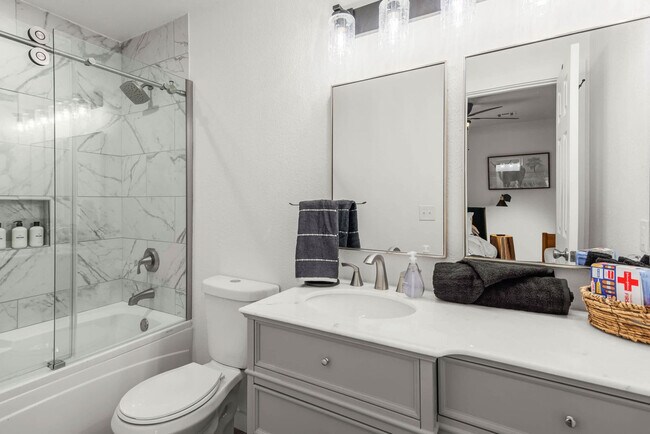 Building Photo - 1 Iris Way